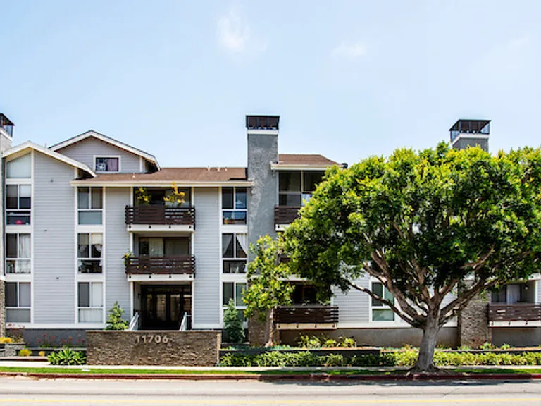 11706 Montana Ave #104 — Photo 4