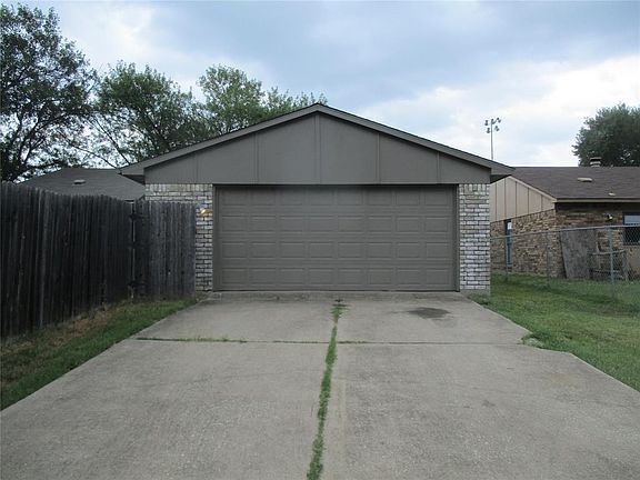 4th image of 1402 Coffeyville Trl