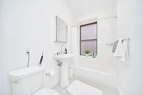 Rented by Living New York | media 14