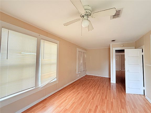 5th image of 809 Cook