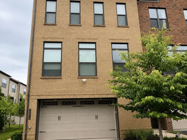 12266 Sweet Willow Ln, Fairfax, VA 22030