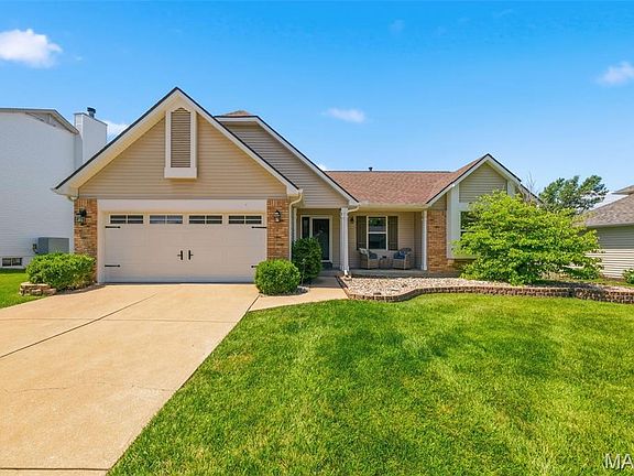 2nd image of 33 Georgetown Cir
