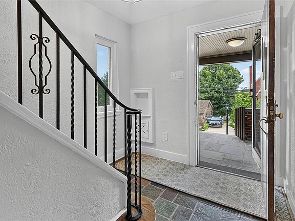 5th image of 529 Hillcrest Pl