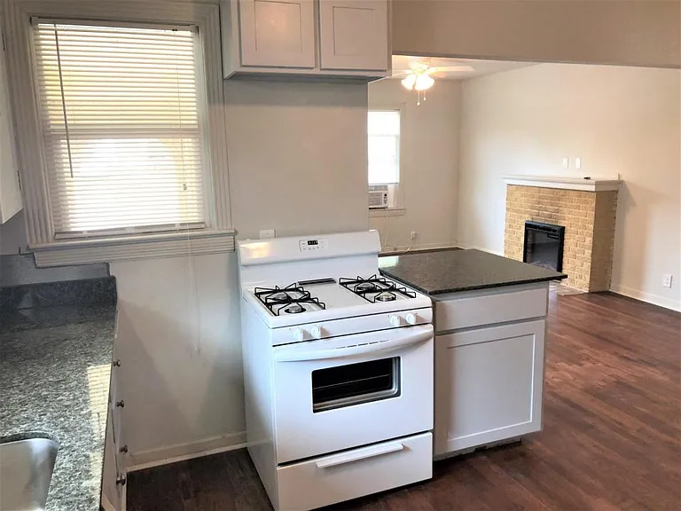 3219 Rogers Ave — Photo 6