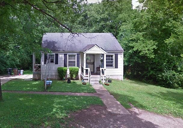 2nd image of 3102 Esther Ave