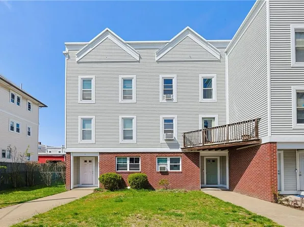 77B Penn St, Providence, RI 02909