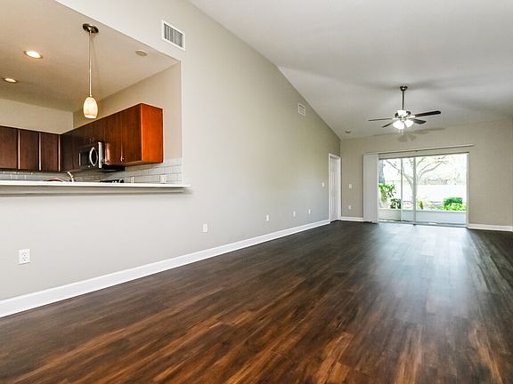 3rd image of 311 28th St W