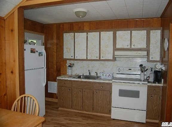 4th image of 350 Sound Beach Dr