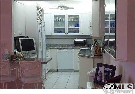 4th image of 2773 S Ocean Blvd #4050