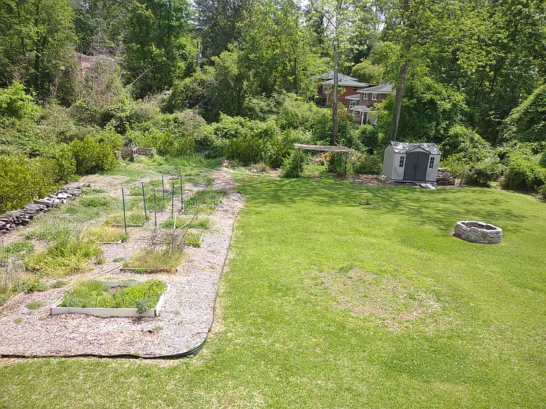 2510 Miriam Ln — Photo 45