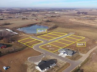 105 Bluestem Dr, Blue Earth, MN 56013