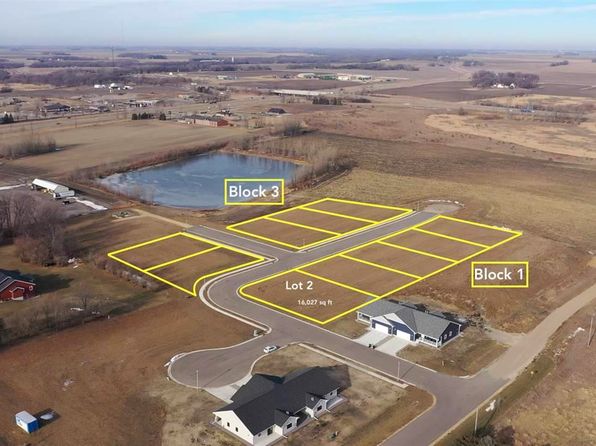 105 Bluestem Dr, Blue Earth, MN 56013