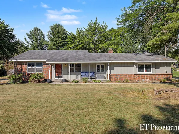 2440 Saratoga Dr NE, Grand Rapids, MI 49525
