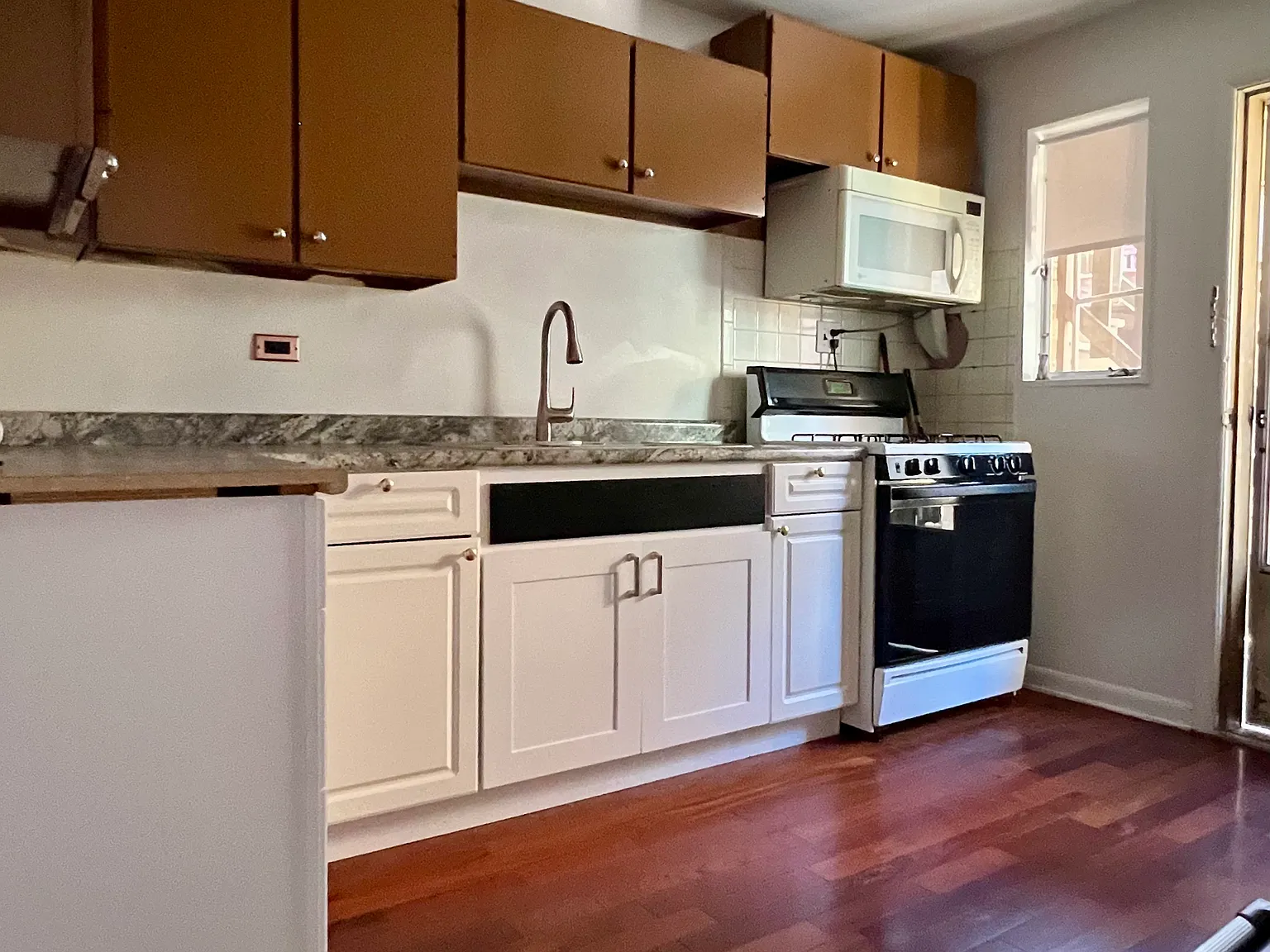 3 bed, 1000 sqft, $1,600 — Photo 2