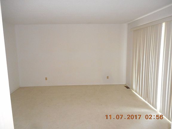 5th image of 610 W Darrell Dr