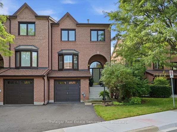 1100 Queens Ave #17, Oakville, ON L6H 2B5