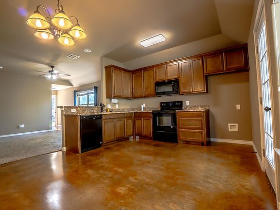 5th image of 503 N Friou St