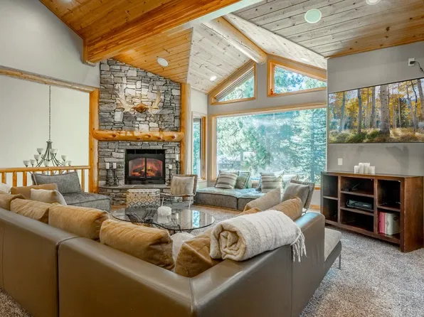19 Evening Star Dr, Mammoth Lakes, CA 93546