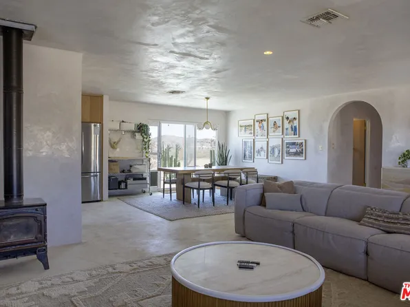 365 Rainbow Dr, Yucca Valley, CA 92284