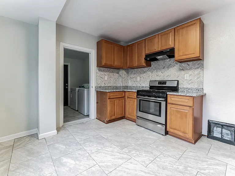 743 Wolf Ave — Photo 6