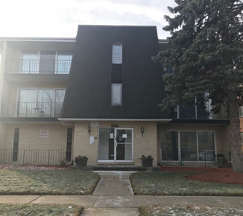 1st image of 5921 W 103rd St APT 2W