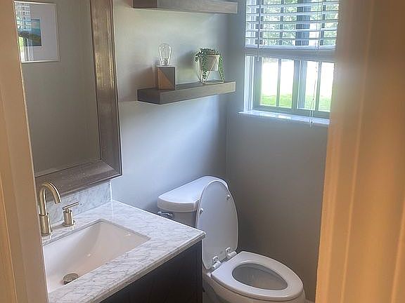 4th image of 10880 Abbey Dr