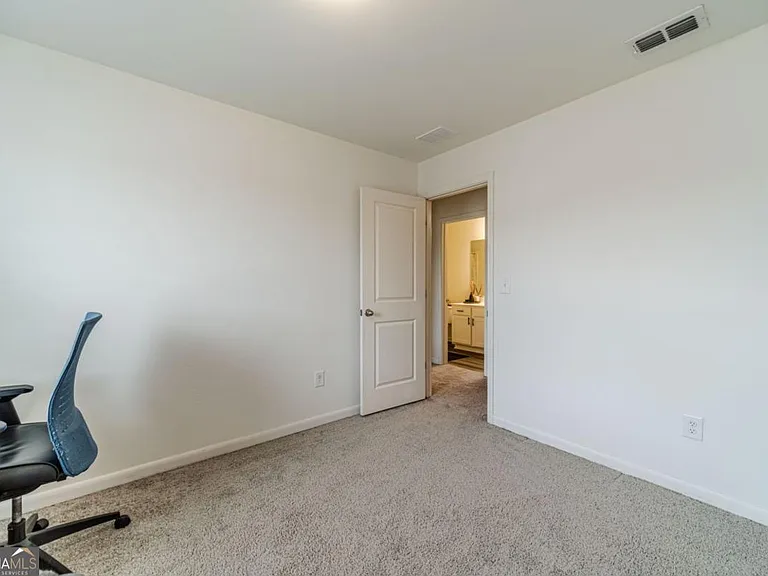 222 Knightsbridge Ln — Photo 16