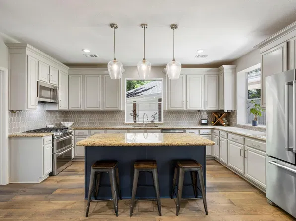 98 W Night Heron Pl, Spring, TX 77382