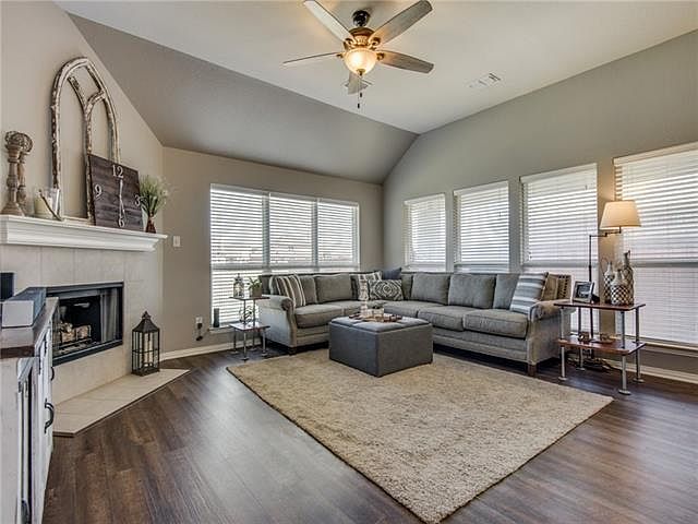 1st image of 2717 Cascade Cove Dr