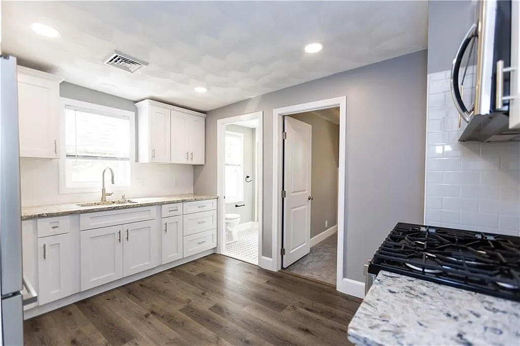 2 bed, 1.0 bath, 650 sqft, $1,950 — Photo 2