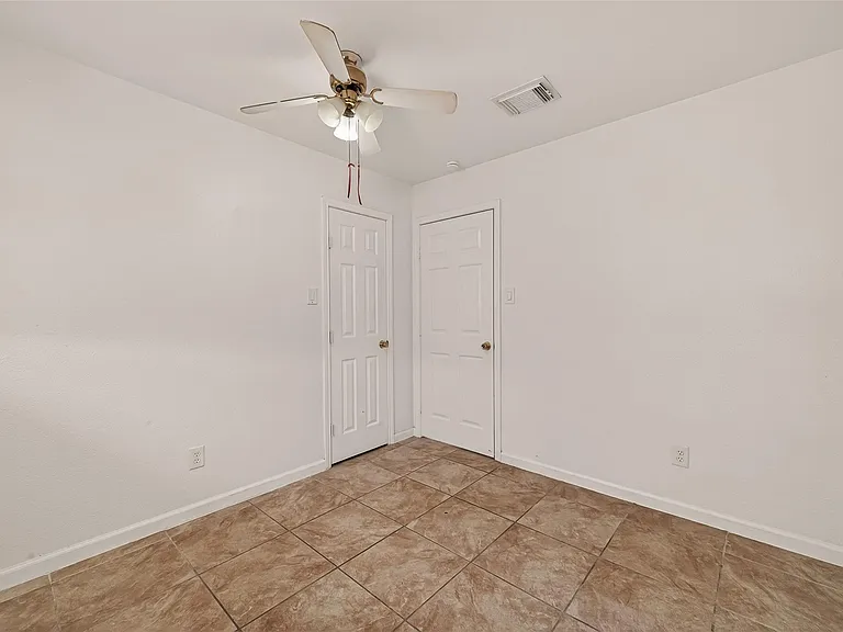 6311 Tall Willow Dr — Photo 24