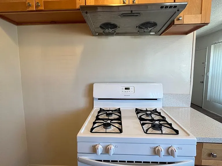 431 S Chapel Ave — Photo 5