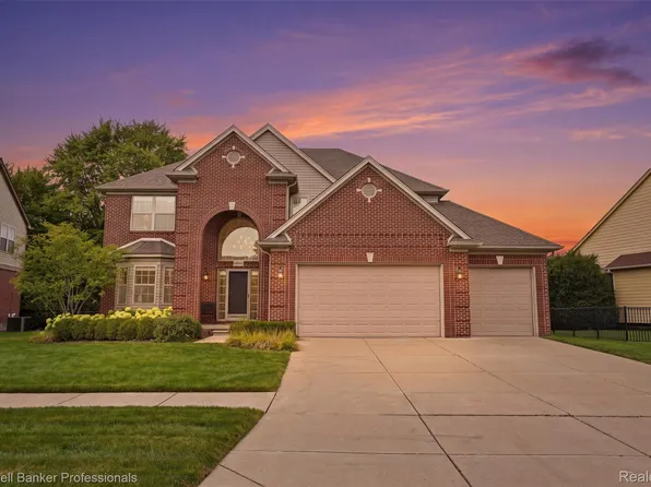 47079 Brennan Dr, Macomb, MI 48044