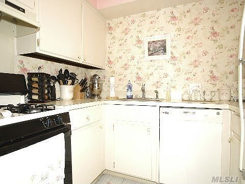 2nd image of 33 Bailey Ct
