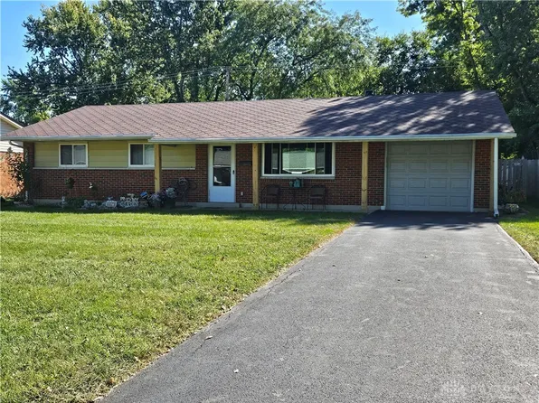 417 Merrymaid Dr, Englewood, OH 45322