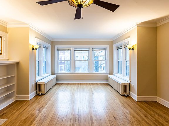 3rd image of 2439 W Eastwood Ave #2