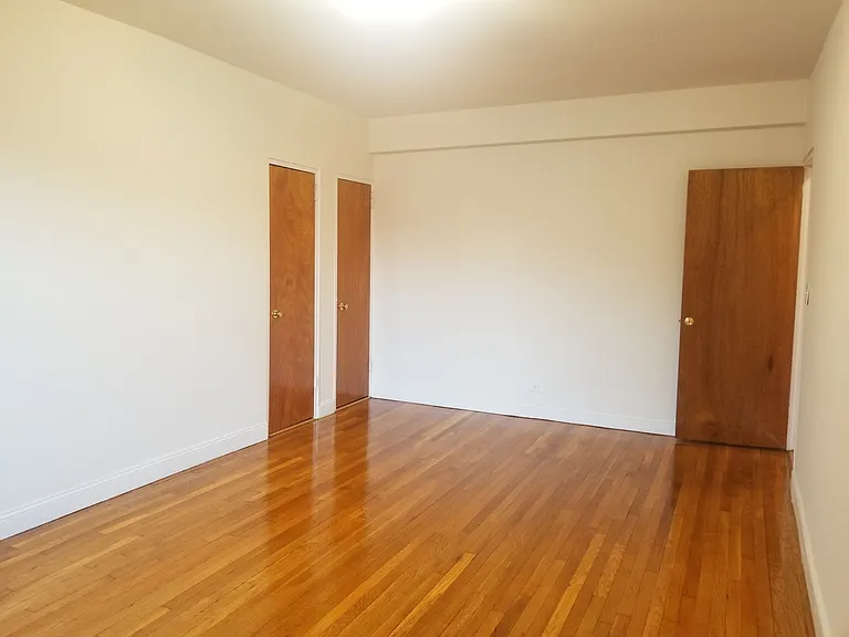 1 74th St #3G — Photo 15