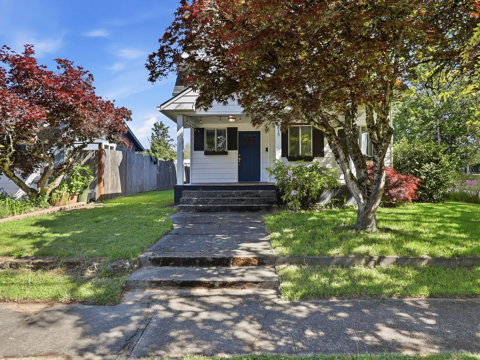 5 bed, 3000 sqft, $3,250 — Photo 2