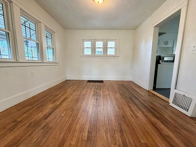 3403 Rust Ave — Photo 4