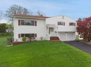 31 Montrose Rd, Somerset, NJ 08873