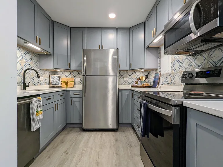 1301 Wyndham Dr — Photo 9