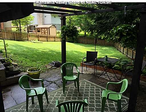 3rd image of 2003 Beechwood Dr