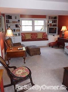 3rd image of 998 Elizabeth Dr