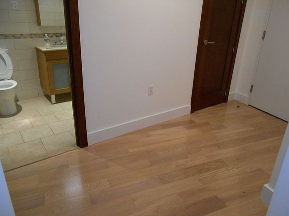 5th image of 31-01 Vernon Blvd #510AA