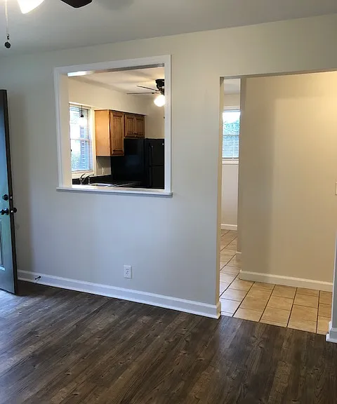 Kitchen pass thru to LR for entertaining