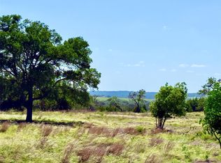91 Axis Cir, Fredericksburg, TX 78624