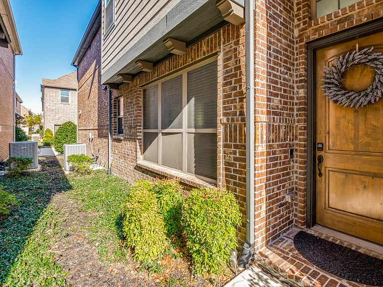 4654F Rhett Ln — Photo 23