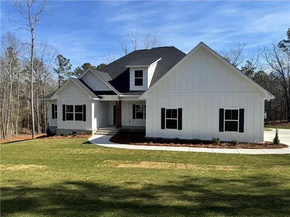 537 Lee Road 314, Smiths Station, AL 36877