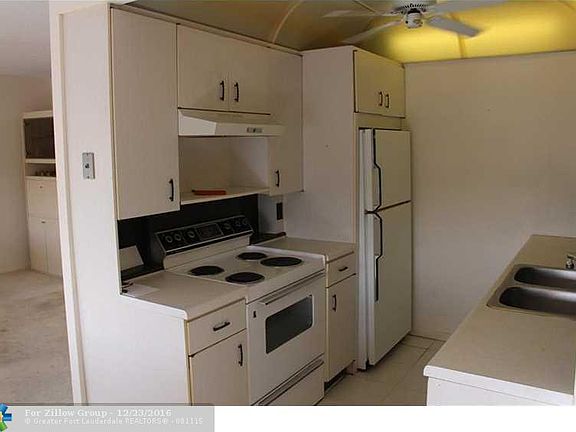 4th image of 3106 Newport Cres #U