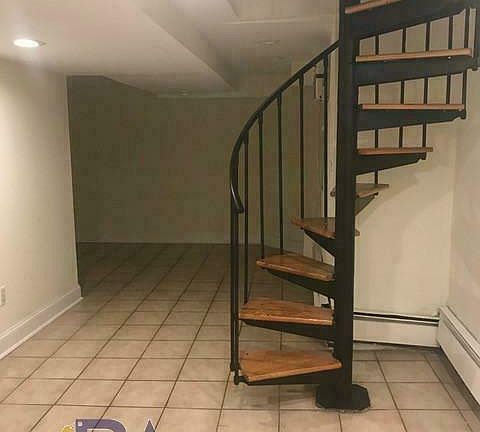4th image of 213 E 89th St APT 1B